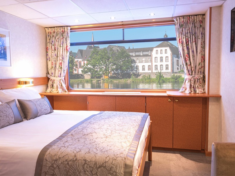 Middle Deck 1 Double Bed - Accessible Cabin Cat B